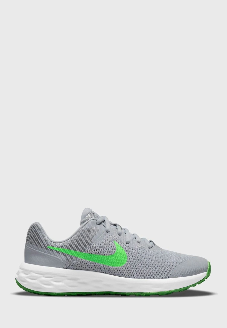 Sports Shoes | * Nike Youth Revolution 6