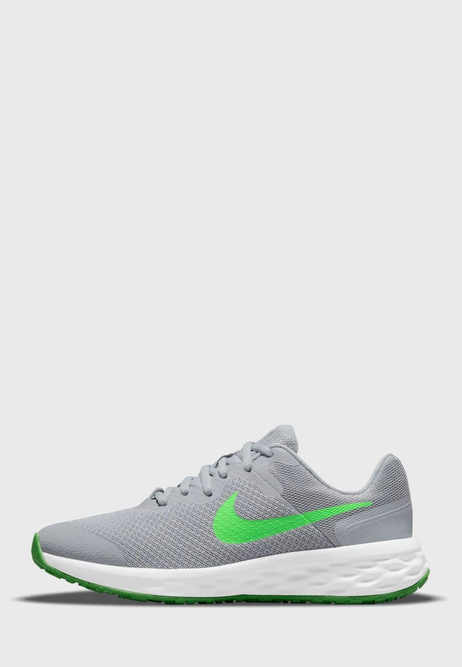 Sports Shoes | * Nike Youth Revolution 6