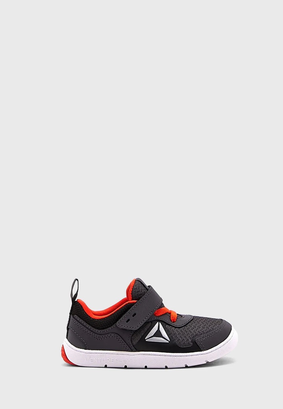 Sneakers | * Reebok Youth Ventureflex Stride 5.0